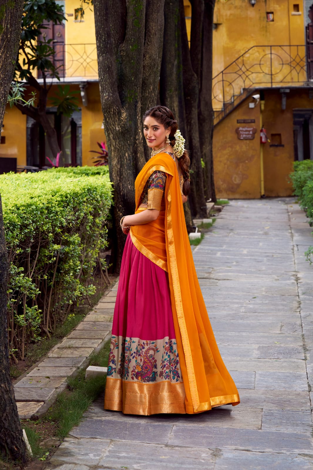 Lehenga Choli with Traditional Kalamkari Print Border