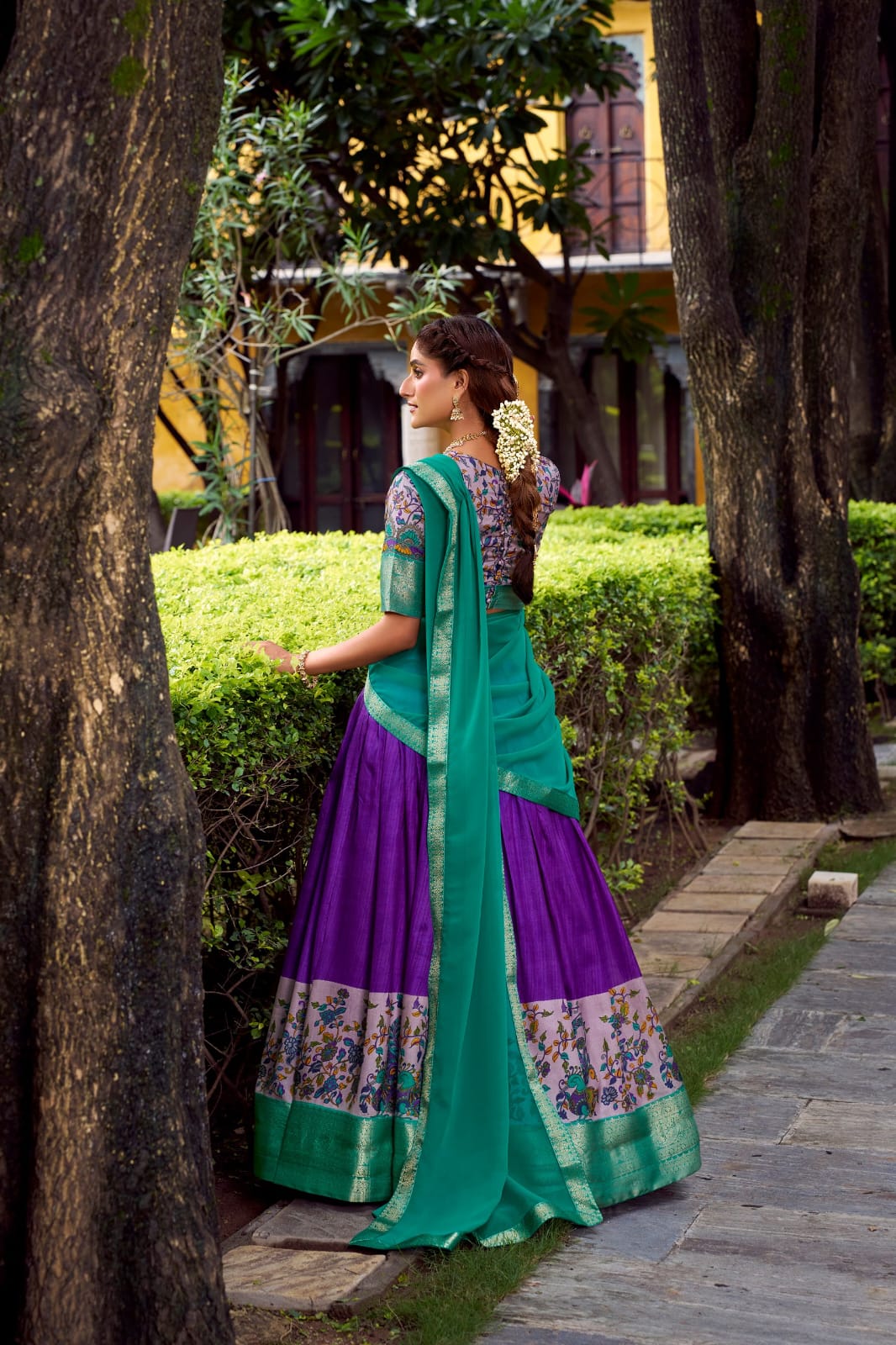 Lehenga Choli with Traditional Kalamkari Print Border