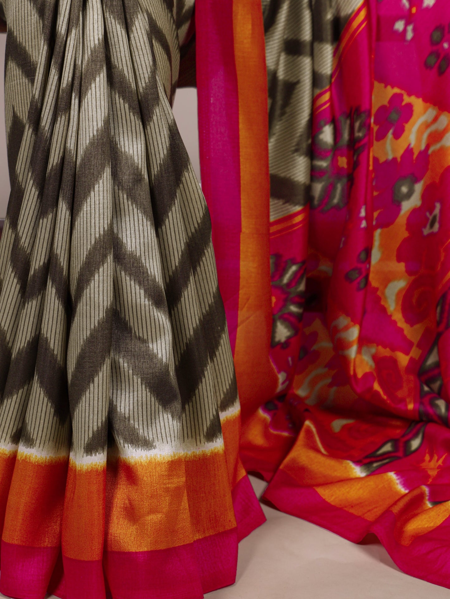 Mehndi Green Tasar Silk Zigzag Print Saree with Unstitched Blouse