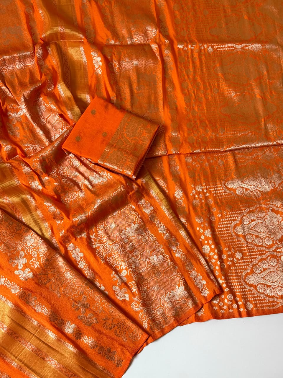 Orange color Jaqurad Weaving Traditional Saree with Unstitched Blouse