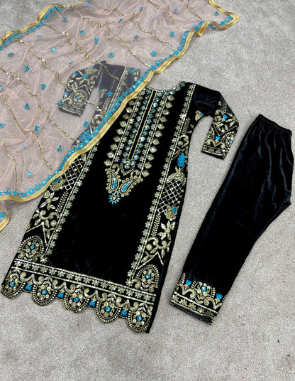 VELVET KURTI-PANT SET