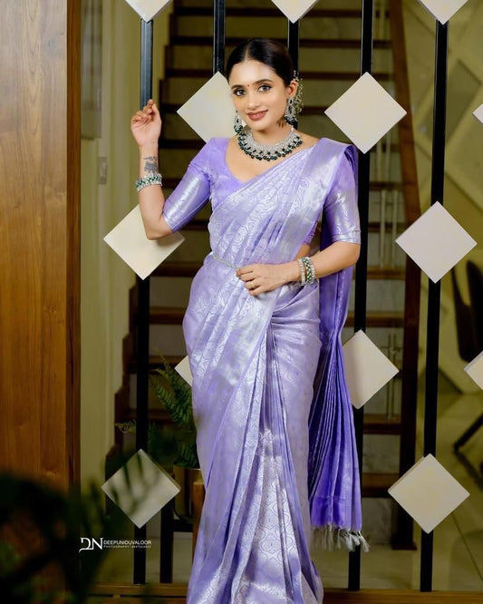 Lavender Color Rich Pallu & Jacquard Work With Unstitched Running Blouse