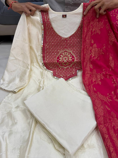 BANARASI WIVING KURTI PENT WITH DUPATTA
