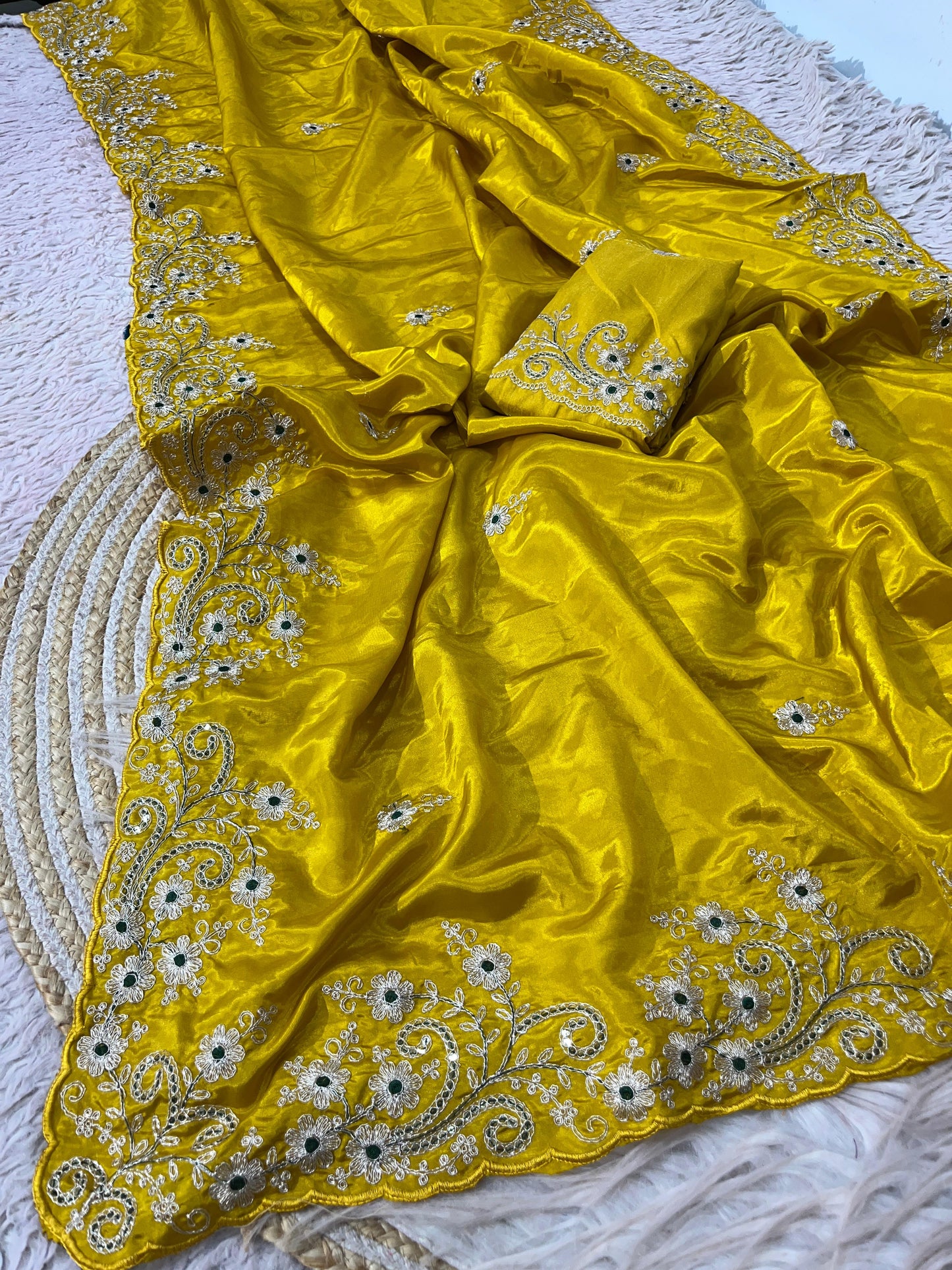 Designer Party Wear Saree With Unstitched Blouse