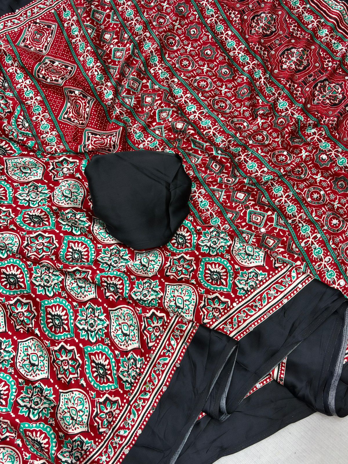 Sattin Print with Mirror work Saree Unstitched Blouse
