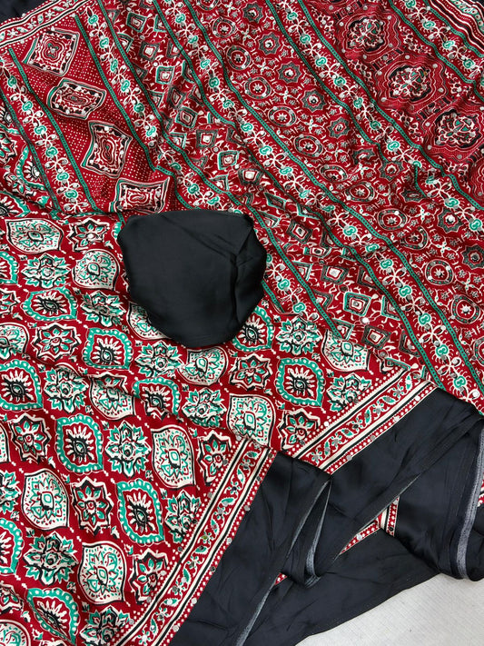 Sattin Print with Mirror work Saree Unstitched Blouse