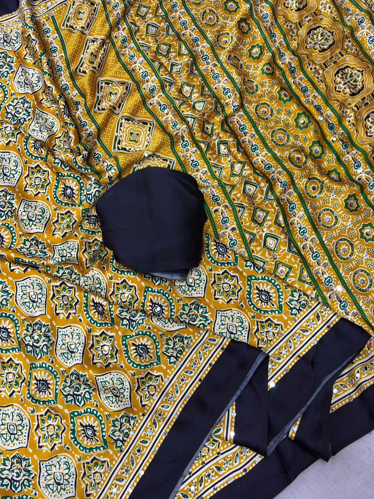Sattin Print with Mirror work Saree Unstitched Blouse