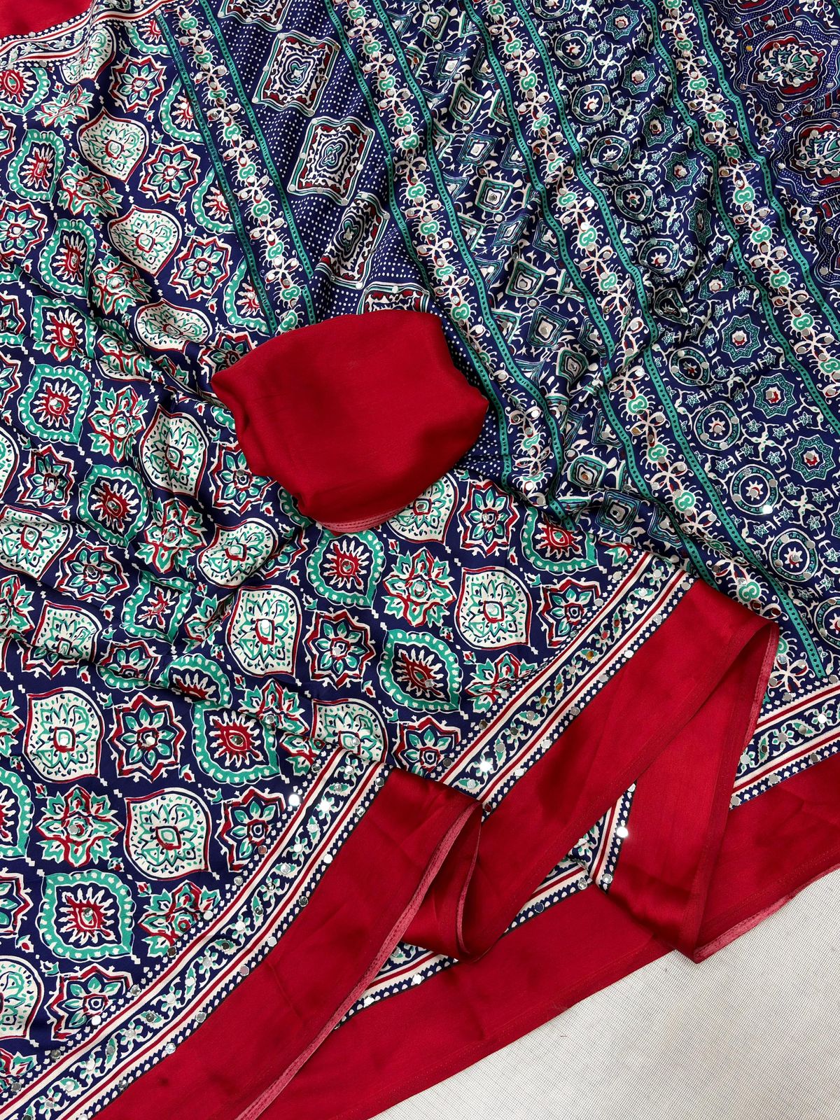 Sattin Print with Mirror work Saree Unstitched Blouse