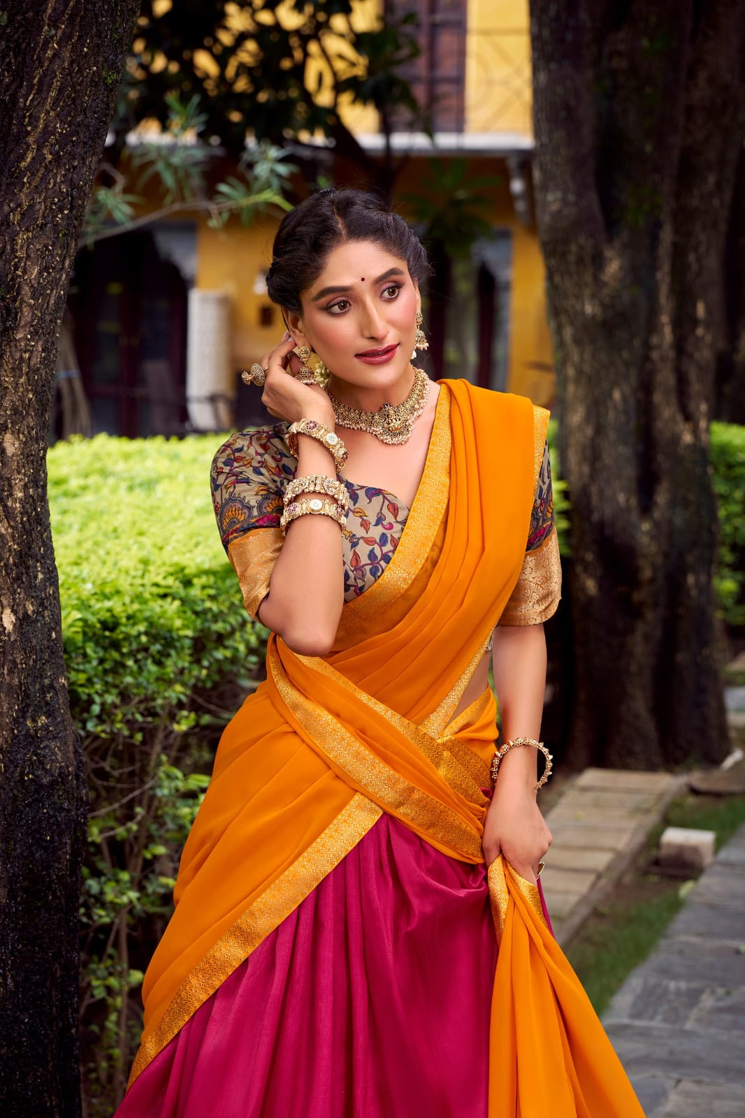 Lehenga Choli with Traditional Kalamkari Print Border