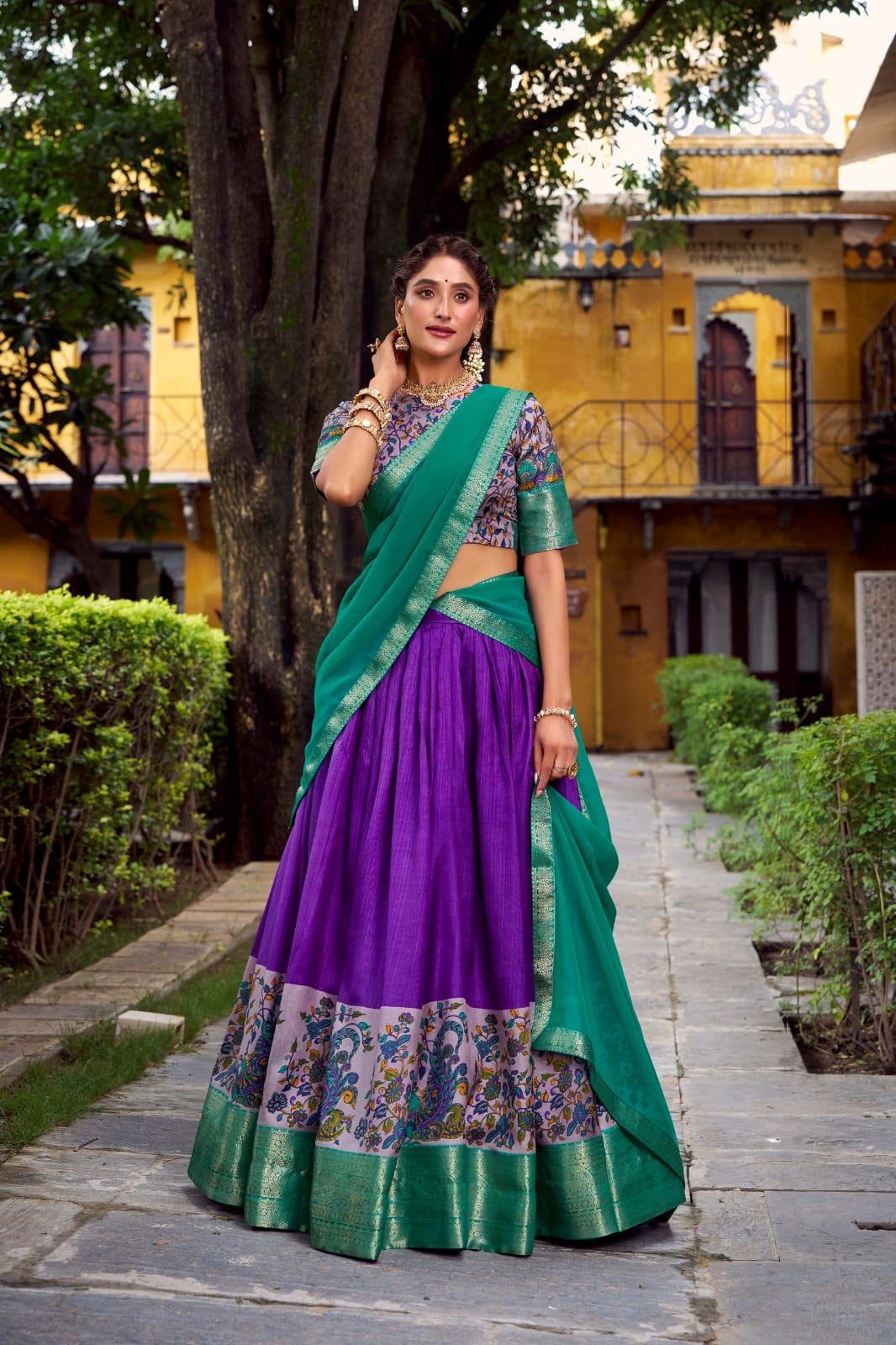 Lehenga Choli with Traditional Kalamkari Print Border