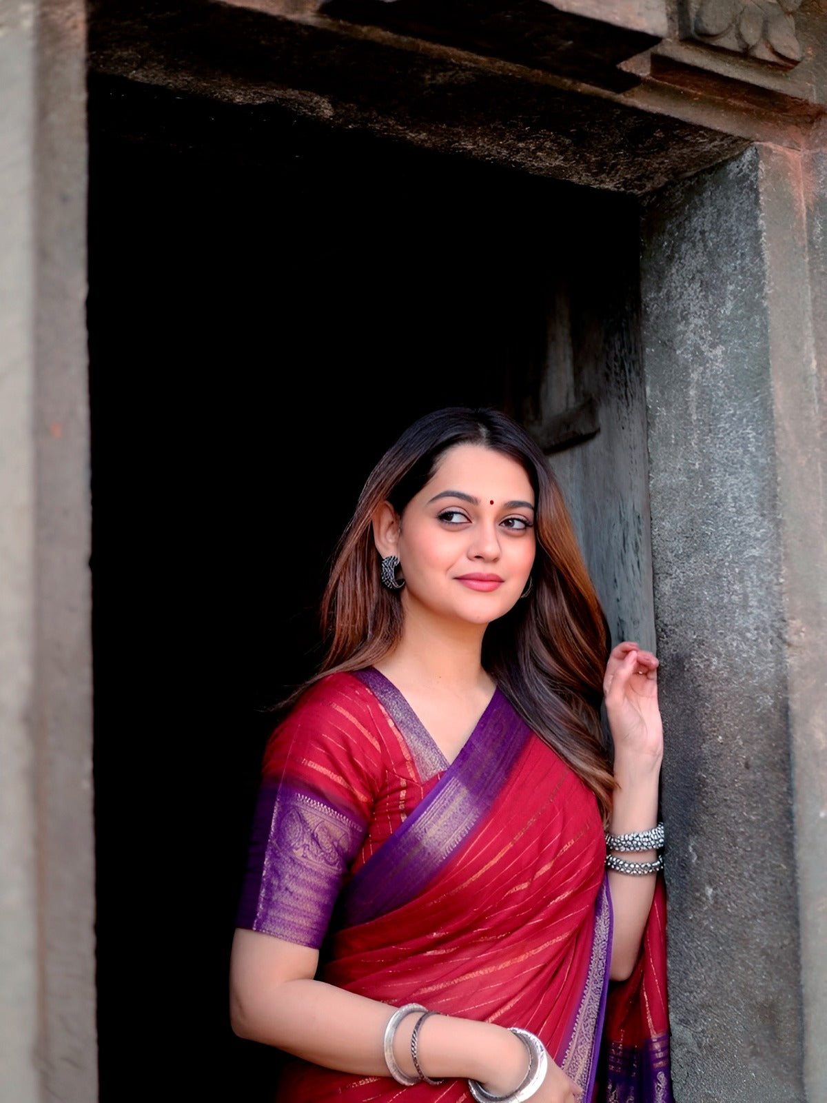 Red Stripe Zari Weaving Saree with Unstitched Blouse