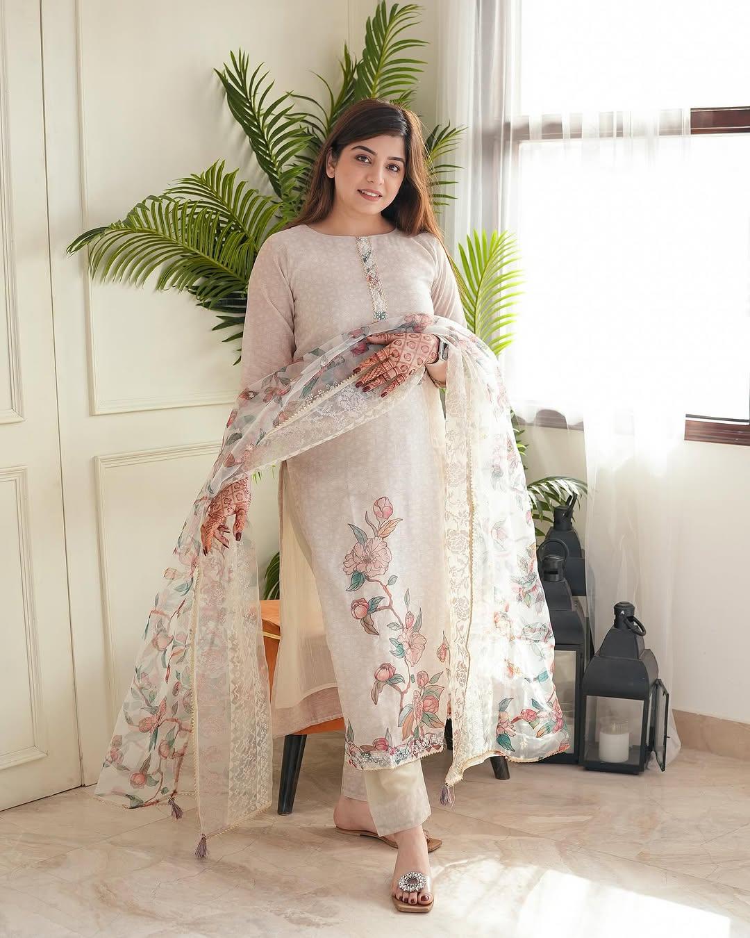 Elegant Kurti Set with Dupatta
