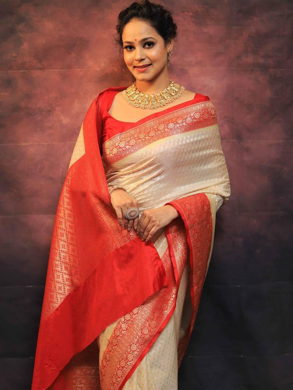 Off White color Lichi Silk Traditional Saree with Unstitched Blouse