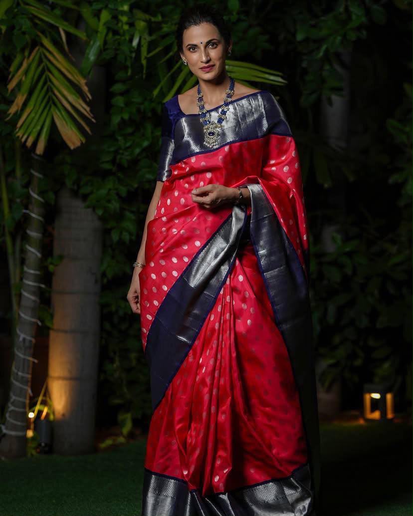 Pink color Lichi Silk Traditional Saree with Unstitched Blouse