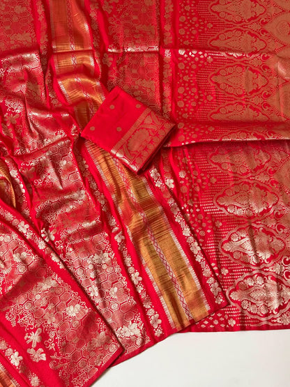 Red color Jaqurad Weaving Traditional Saree with Unstitched Blouse