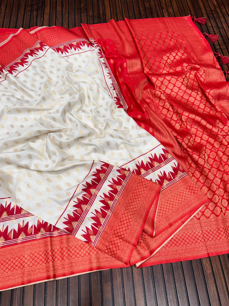 White color Jari Jaqurad all Over Butti Rich Pallu Saree with Unstitched Blouse