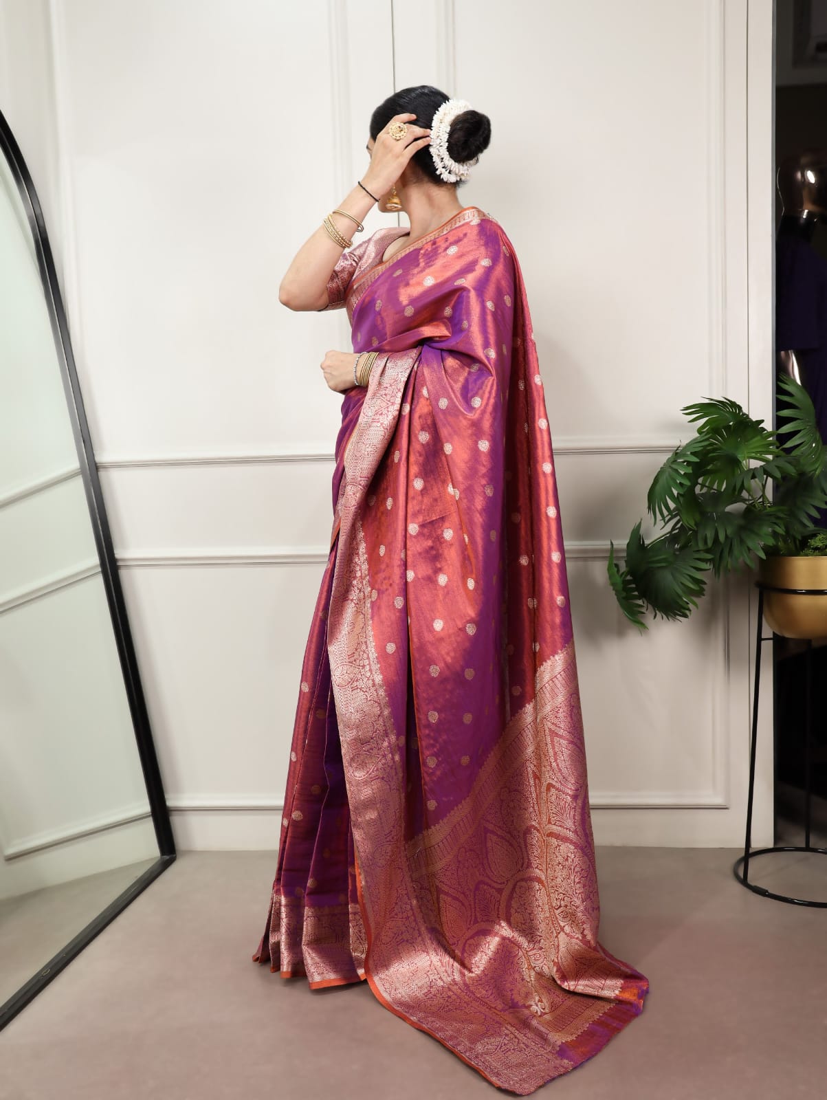 Zari Weaving Dual-Tone Traditional Saree with Unstitched Blouse
