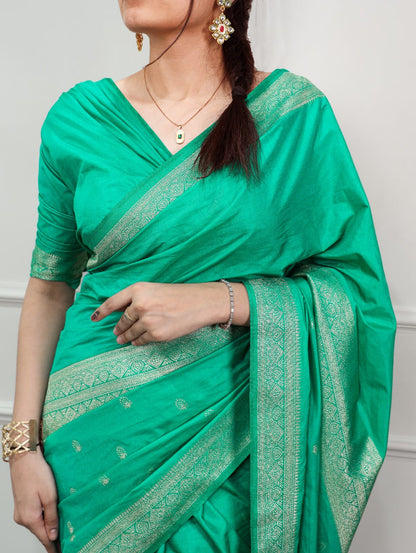 Zari Weaving Traditional Saree with Unstitched Blouse