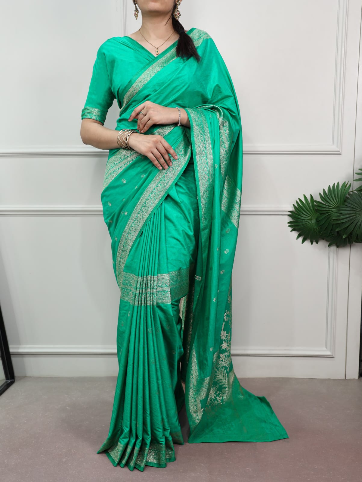 Zari Weaving Traditional Saree with Unstitched Blouse