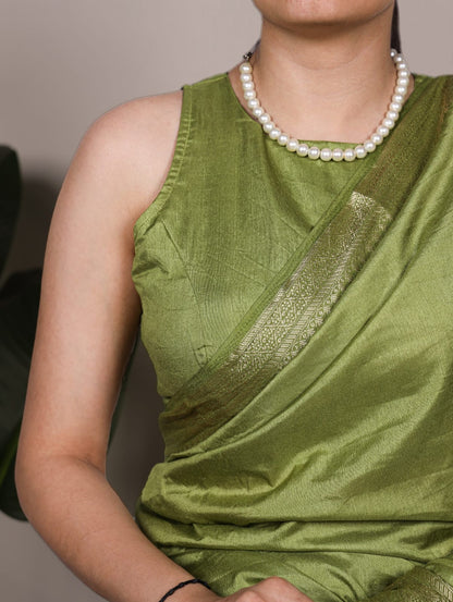 Mehndi Green color Zari Weaving Traditional Saree with Unstitched Blouse