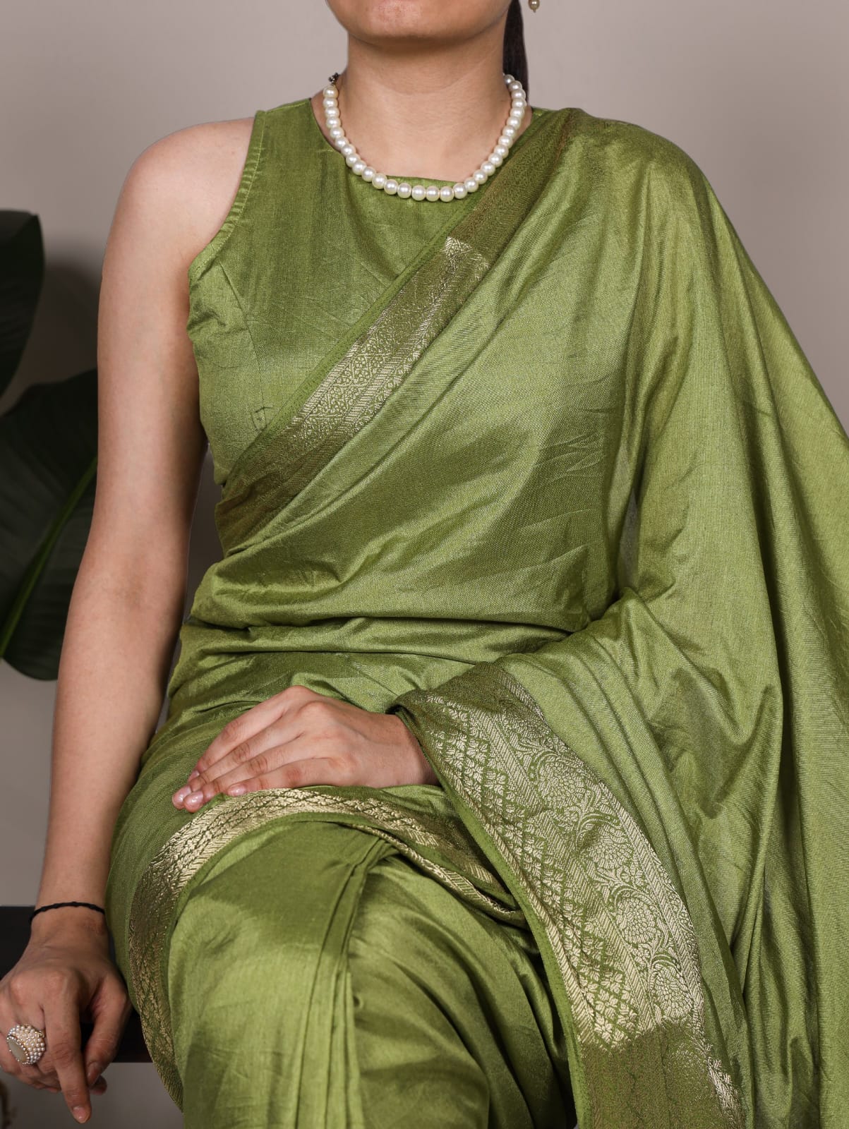 Mehndi Green color Zari Weaving Traditional Saree with Unstitched Blouse