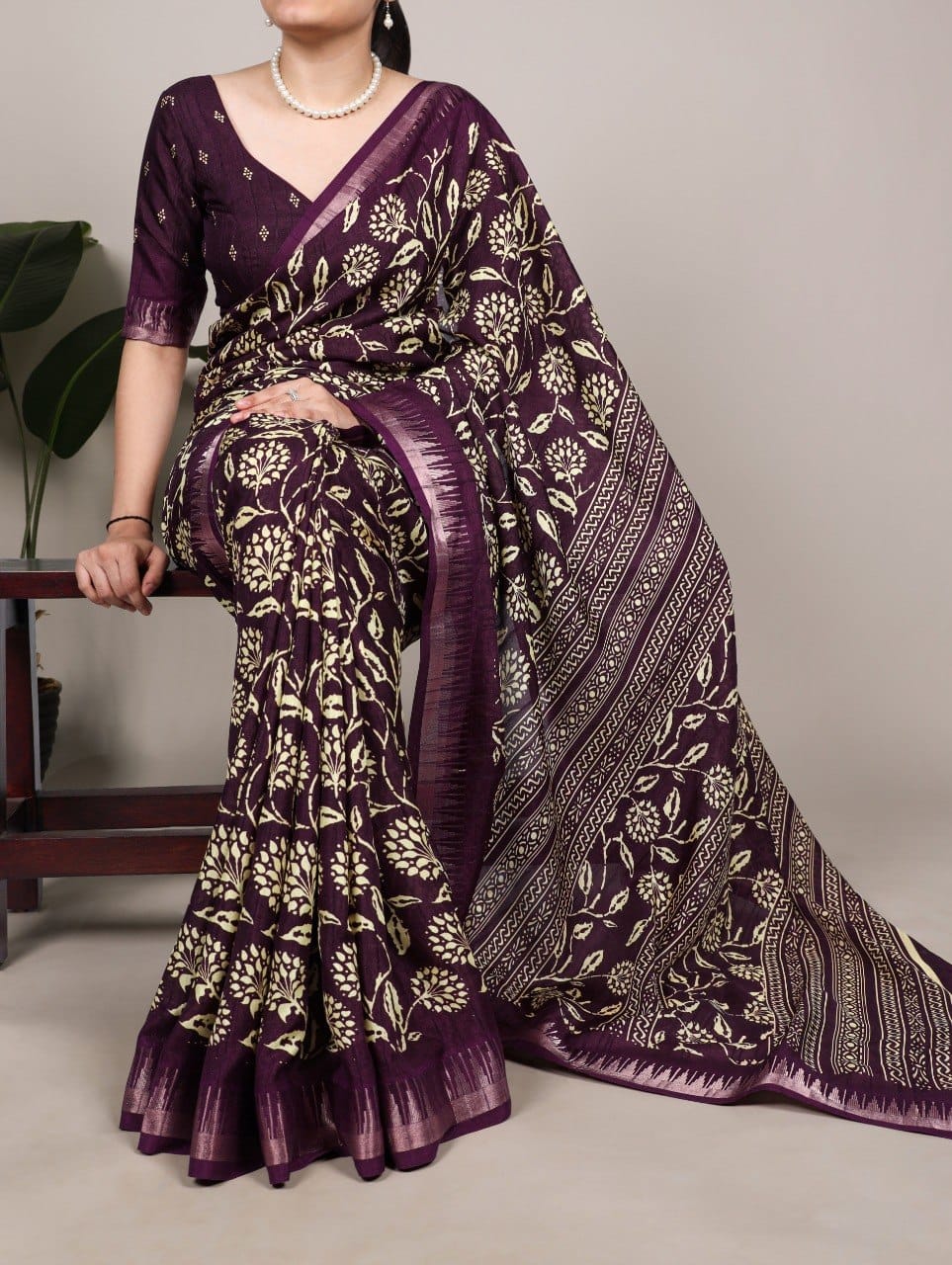 Floral Print Slub Silk Saree with Unstitched Blouse