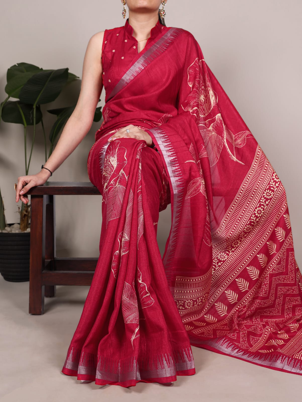 Floral Print Slub Silk Saree with Unstitched Blouse