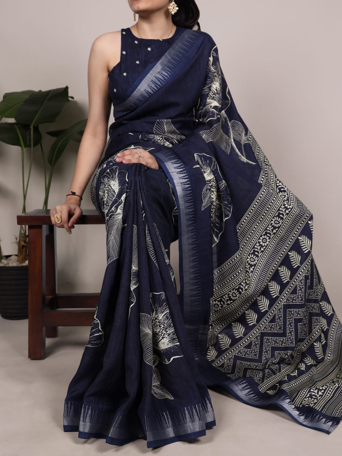 Floral Print Slub Silk Saree with Unstitched Blouse