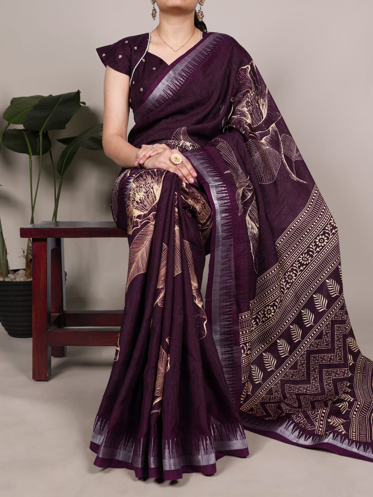 Floral Print Slub Silk Saree with Unstitched Blouse